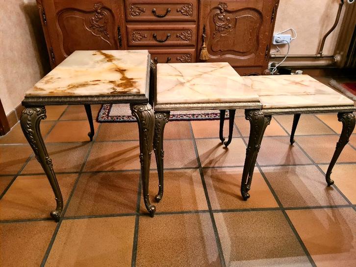 Marmeren onyx bijzettafels, 3 stuks, Antiek en Kunst, Curiosa en Brocante, Ophalen