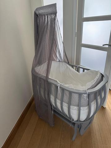 Grijs babywieg hout met bekleding Deurne - Verlaagde prijs!! beschikbaar voor biedingen