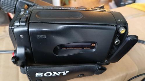 Klassieke videocamera van Sony Video met 8 cassettes uit 198, Audio, Tv en Foto, Videocamera's Analoog, Camera, 8mm, Ophalen of Verzenden