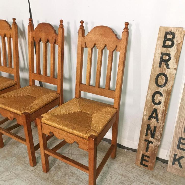 4 oude landelijke eiken eetkamer stoelen met rieten zit, Huis en Inrichting, Stoelen, Gebruikt, Vier, Hout, Riet of Rotan, Overige kleuren