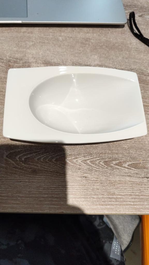 Assiette plate ovale Fustenberg, Huis en Inrichting, Keuken | Servies, Gebruikt, Bord(en), Overige stijlen, Porselein, Ophalen