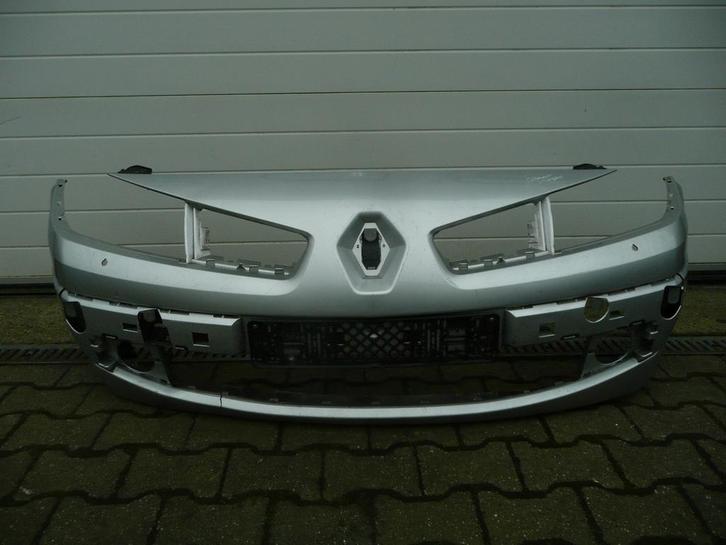 Renault Megane II Bumper Voorbumper 8200412362 Koplamp.spr., Auto-onderdelen, Carrosserie, Bumper, Renault, Voor, Gebruikt, Ophalen of Verzenden