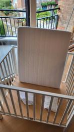Childwood houten box + matras + matrasbescherming+ laken, Kinderen en Baby's, Babyparken, Gebruikt, Rechthoekig, In hoogte verstelbaar