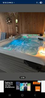 Jacuzzi uiterst zuinig qwaliteit geleverd geplaatst, Ophalen of Verzenden, Zo goed als nieuw