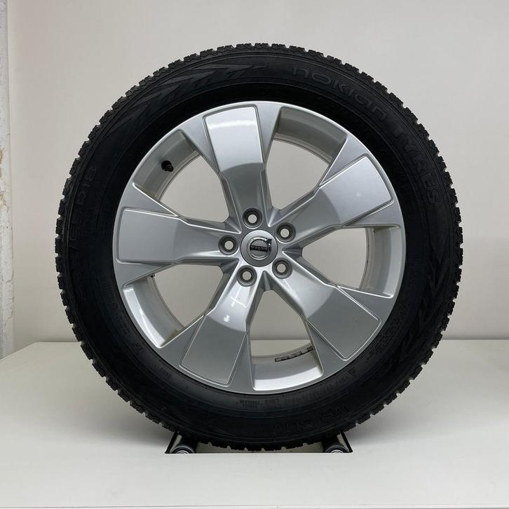 Volvo XC40 - 18 inch - winterbanden, Auto-onderdelen, Banden en Velgen, Banden en Velgen, Winterbanden, 18 inch, 235 mm, Personenwagen