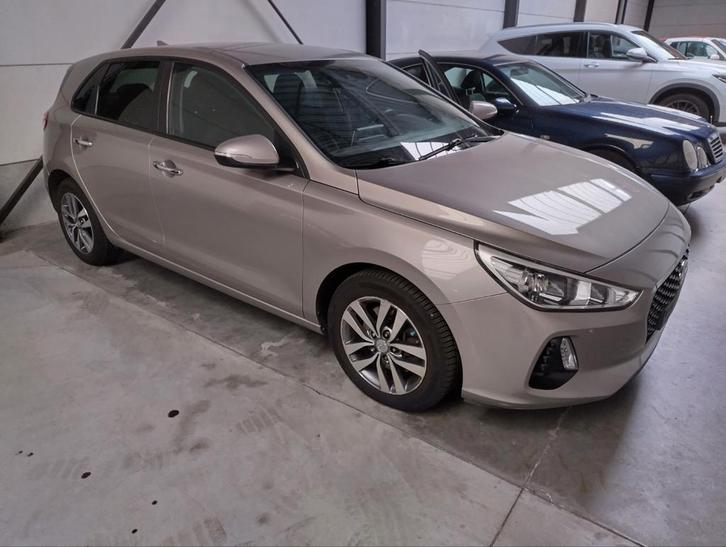 HYUNDAI I30 AUTOMAAT EURO 6B, Auto's, Hyundai, Bedrijf, Te koop, i30, Diesel, Euro 6, Berline, 5 deurs, Automaat, Zilver of Grijs