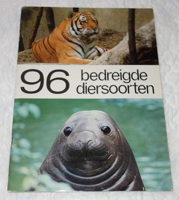 Prentenalbum 96 bedreigde diersoorten (De Beukelaer). beschikbaar voor biedingen