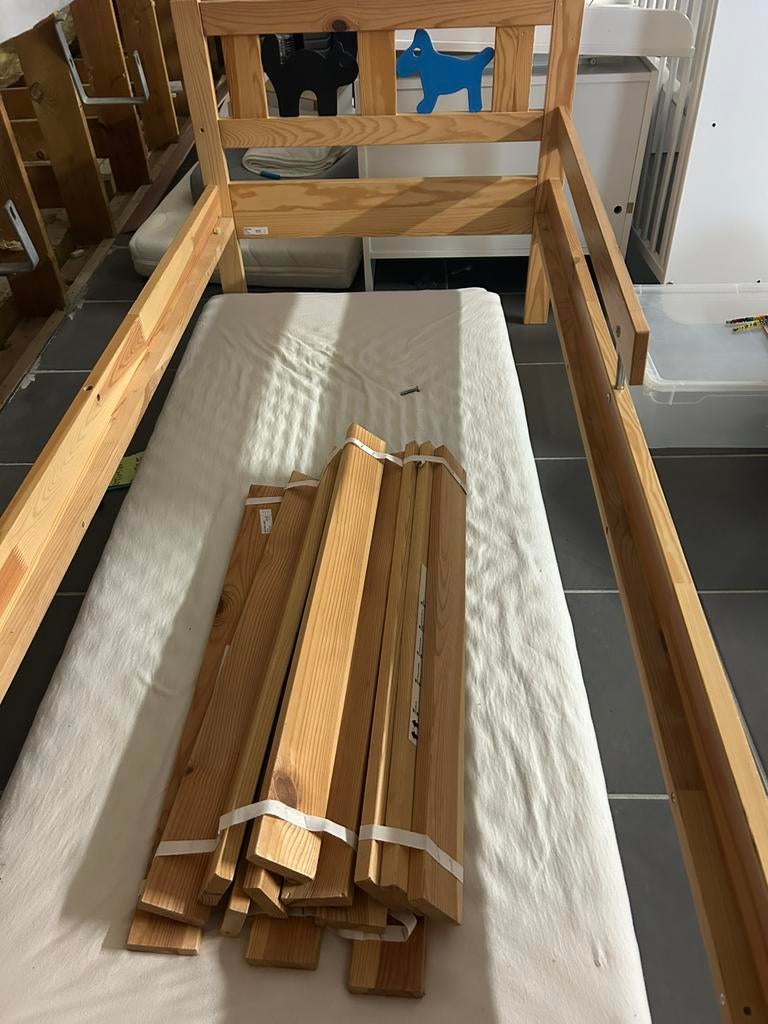 Junior bed te koop 140x70, Ophalen, Zo goed als nieuw, Matras