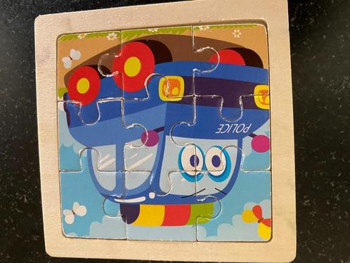 Houten auto puzzel met 9 stukken, Enfants & Bébés, Jouets | Puzzles pour enfants, Utilisé, 6 mois à 2 ans, Moins de 10 pièces