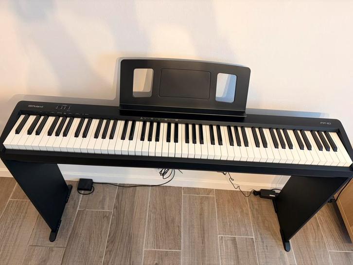Roland FP-10 digitale piano nieuwstaat, Muziek en Instrumenten, Piano's, Zo goed als nieuw, Piano, Zwart, Digitaal, Ophalen
