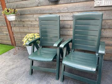 2 tuinstoelen in goed staat !!! beschikbaar voor biedingen