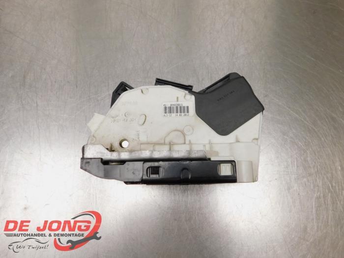 Deurslot Mechaniek 4Deurs links-achter van een Volkswagen Po, Auto-onderdelen, Carrosserie, Volkswagen, Gebruikt, 3 maanden garantie