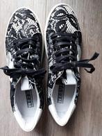 schoenen dames sneakers , maat 39cm . zwart. nieuw in doos., Zwart, Nieuw, Ophalen of Verzenden, Sneakers