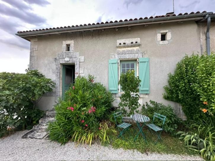 vakantiehuis Charente te koop, Vakantie, Vakantiehuizen | Frankrijk, Dordogne, Landelijk, In bergen of heuvels, 2 slaapkamers