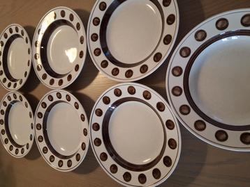 Borden van Boch: 7 stuks. beschikbaar voor biedingen