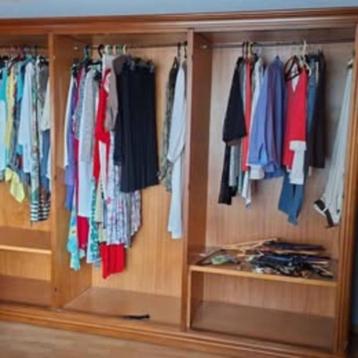 grande garde robe en meurisier beschikbaar voor biedingen
