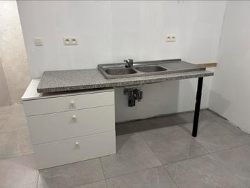 Plan de travail, meuble bas 3 tiroirs, évier en inox beschikbaar voor biedingen