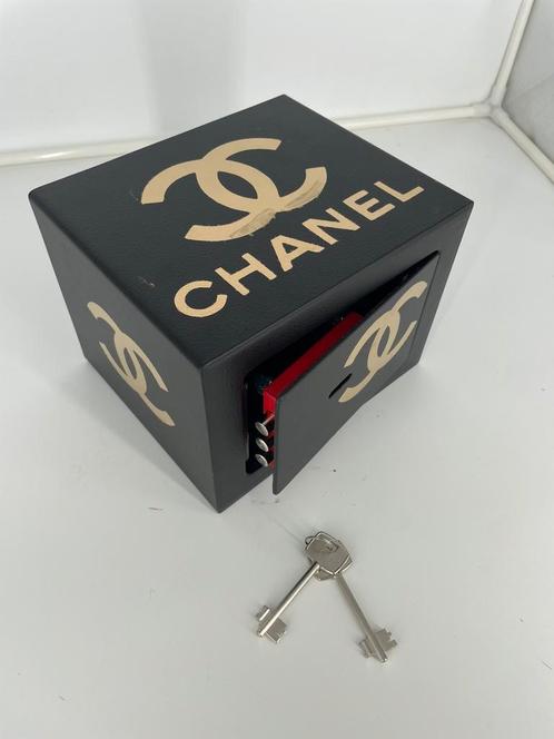Chanel Kluis Kunst Item Pop Art, Antiek en Kunst, Kunst | Designobjecten, Ophalen of Verzenden