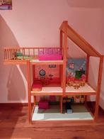 Groot houten poppenhuis met wat meubeltjes, Enfants & Bébés, Jouets | Maisons de poupées, Maison de poupées, Enlèvement, Utilisé