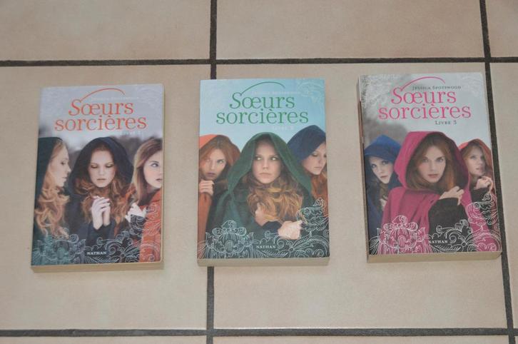 Boeken voor tieners „Witch Sisters” 3 delen Zeer goede staat, Boeken, Kinderboeken | Jeugd | 13 jaar en ouder, Zo goed als nieuw