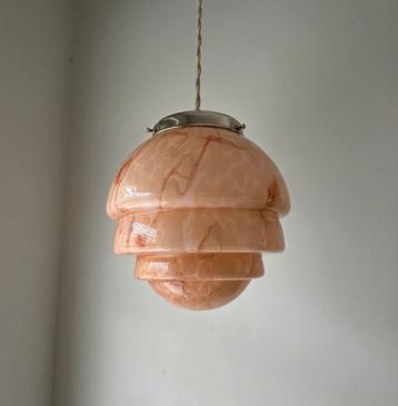 Vintage Art -Deco gemarmerde opaliene glazen hanglamp. beschikbaar voor biedingen