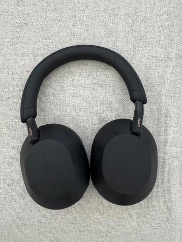 Sony WH-1000XM5 zwart beschikbaar voor biedingen