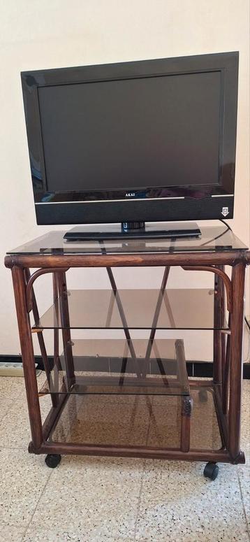 Vintage rotan tv meubel in perfecte staat beschikbaar voor biedingen