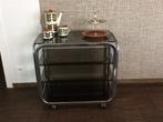 Vintage glazen serveerwagen roltafel op wieltjes, Huis en Inrichting, Tafels | Bijzettafels, Ophalen, Gebruikt, Metaal of Aluminium