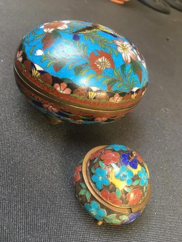 Ancienne petite bonbonnières art Asiatique en porcelaine