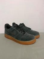 Nike Air Force 1 ‘07 LV8 suede (outdoor green gum), Verzenden, Nike, Zo goed als nieuw, Groen