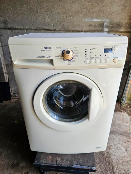 KOOPJE Wasmachine Zanussi A+ 6kg, smal voor appartement, Elektronische apparatuur, Wasmachines, Gebruikt, Ophalen