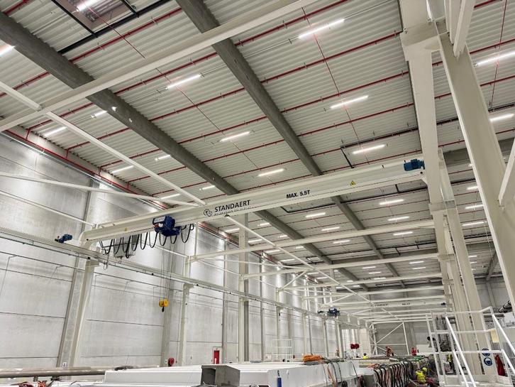 Staalconstructie tbv bovenloopkraan 84 m x 14,5 m. Bwjr 2022, Doe-het-zelf en Bouw, Lieren en Takels, Zo goed als nieuw, Handmatig