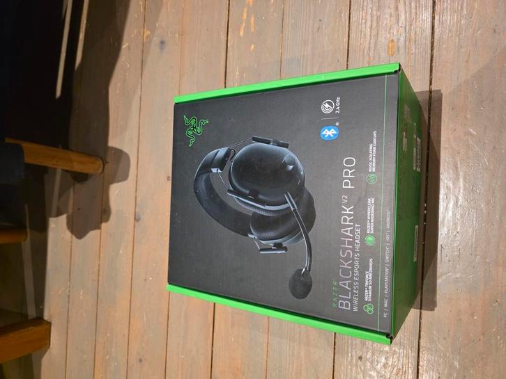 Razer Blackshark V2 Pro, Audio, Tv en Foto, Hoofdtelefoons, Zo goed als nieuw, Op oor (supra aural), Overige merken, Draadloos