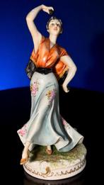 Capodimonte Dansende dame – gesigneerd V. Lamagna 1950 Italy, Antiek en Kunst, Ophalen