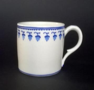 Tasse en porcelaine de Tournai beschikbaar voor biedingen