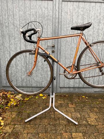 Fiets steun / werkplaatshouder (fietsdrager herstellen) beschikbaar voor biedingen