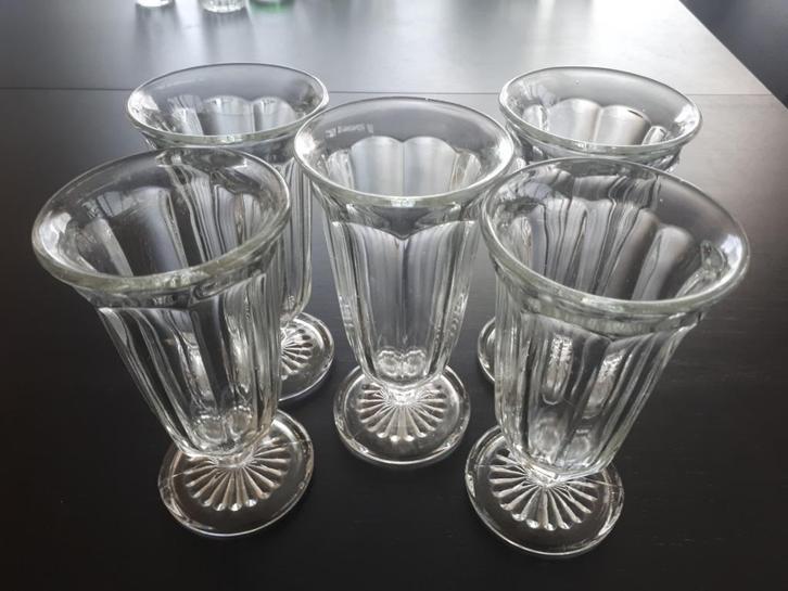 5 milkshake glazen, Verzamelen, Glas en Drinkglazen, Gebruikt, Overige typen, Ophalen