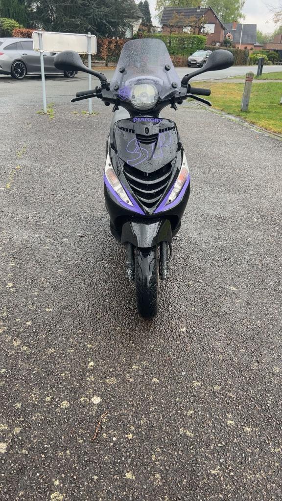 Piagio zip 70cc A klasse, Fietsen en Brommers, Scooters | Piaggio, Zo goed als nieuw, Zip, Klasse A (25 km/u), Benzine, Ophalen