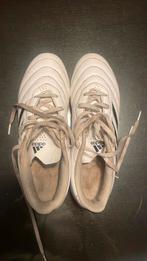 Voetbalschoenen adidas maat 40                 PRIJS €20, Enlèvement ou Envoi, Comme neuf, Chaussures