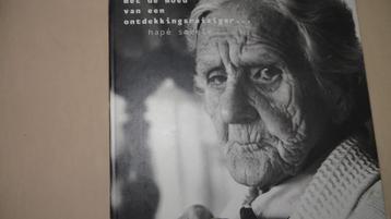 Fotoboek over mensen met dementie - Hapé Smeele