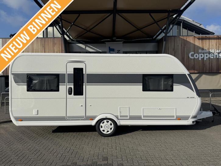 Hobby De Luxe 540 UL 2026 BLACKLINE ACTIE!, Caravans en Kamperen, Caravans, tot en met 4, 1250 - 1500 kg, Rondzit, Hobby, 2 aparte bedden