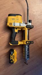 Dewalt vetpomp, Ophalen