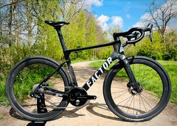 Factor Ostro Gravel 56 Dura-Ace DI2 2x 12s Disc Black Inc 45 beschikbaar voor biedingen