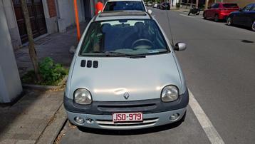 À vendre : La Twingo increvable – édition “survivor”, Autos, Argent ou Gris, Ordinateur de bord, Boîte manuelle, Berline
