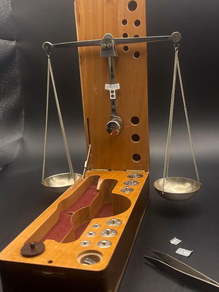 nauwkeurig analoog zakweegschaaltje 100% compleet en precies, Antiek en Kunst, Antiek | Gereedschap en Instrumenten, Ophalen of Verzenden