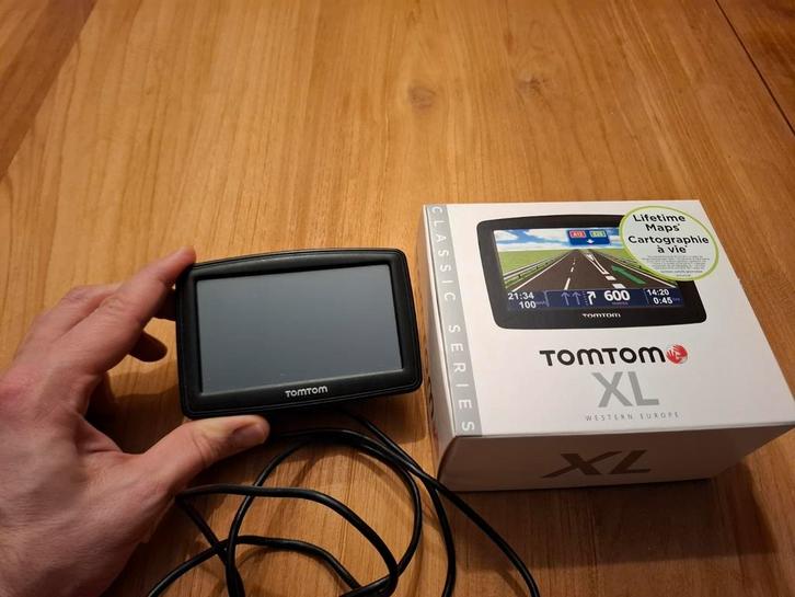 GPS Tomtom XL navigation portable complet, Auto-onderdelen, Elektronica en Kabels, Ophalen of Verzenden