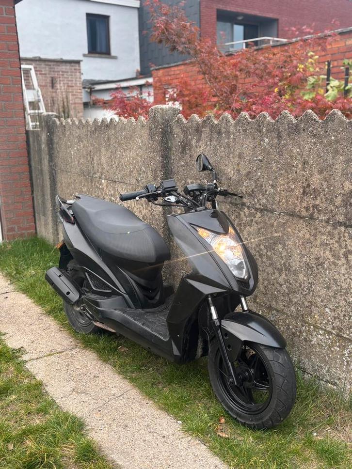 Brommer klasse A – 30 km/u – start met 1 kick & elektrisch, Fietsen en Brommers, Scooters | Kymco, Gebruikt, Agility, Klasse A (25 km/u)