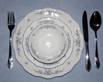 Vintage servies Bavaria Rose, 32-delig beschikbaar voor biedingen