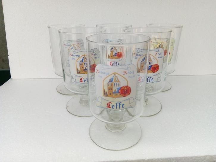 Zes antieke glazen met steel van ABBEY DE LEFFE, van het typ, Verzamelen, Biermerken, Zo goed als nieuw, Glas of Glazen, Leffe