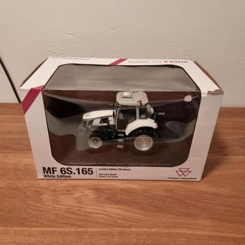 Massey Ferguson 6S.165 Wit Universal Hobbies beschikbaar voor biedingen